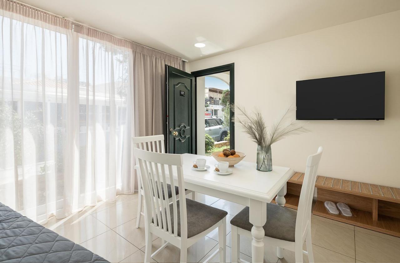 Elia Platanias Hotel ปลาเตเนียส ภายนอก รูปภาพ